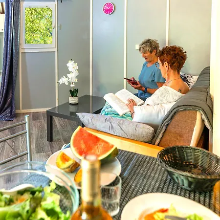 Village De Domaine Saint-jean *