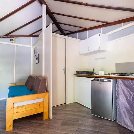 Village De Domaine Saint-jean * 圣让迪布吕耶勒