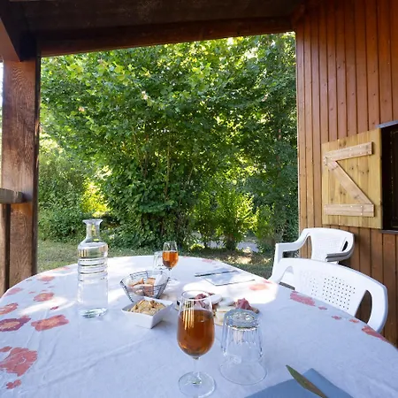 Village De Domaine Saint-jean * 圣让迪布吕耶勒