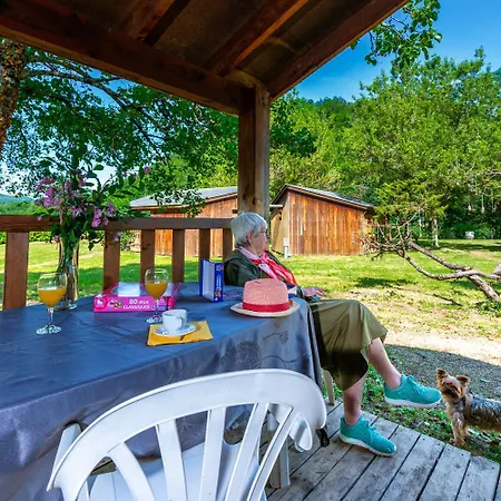 Village De Domaine Saint-jean 圣让迪布吕耶勒