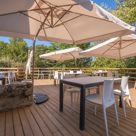 Village De Domaine Saint-jean * 圣让迪布吕耶勒