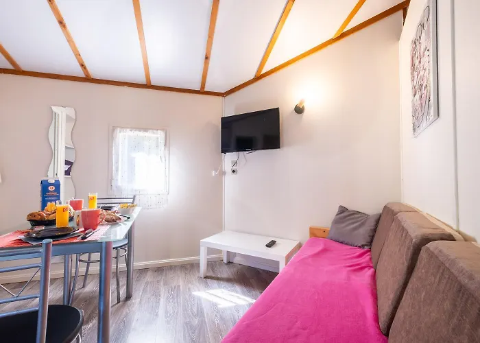 Camping Village De Domaine Saint-jean *