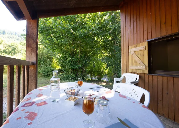 Village De Domaine Saint-jean * Saint-Jean-du-Bruel